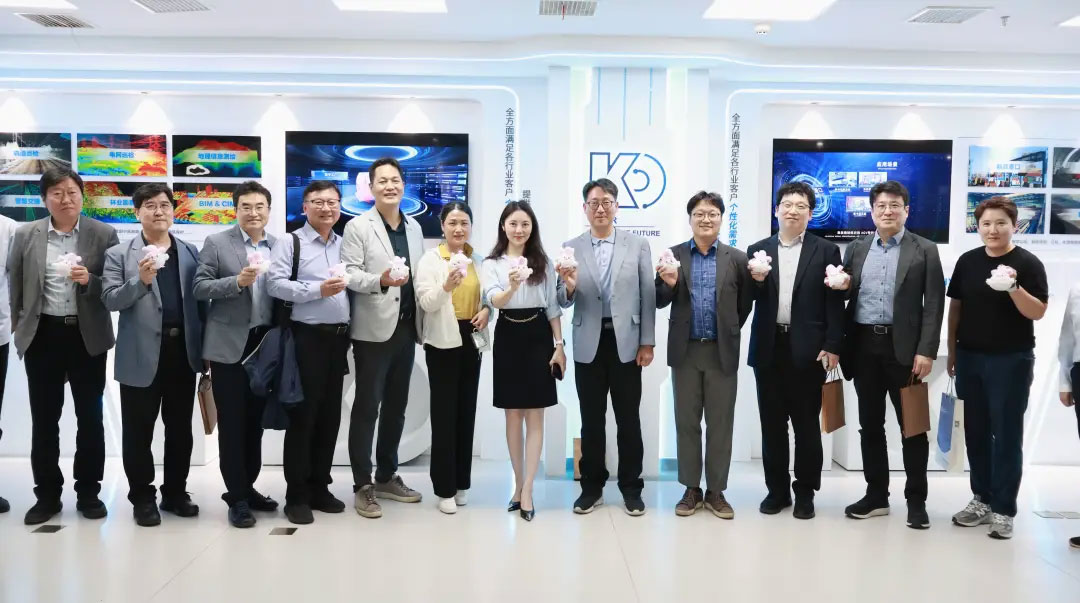 韩国驻华大使馆科技官李镇守公使衔参赞一行到访煜炜光学